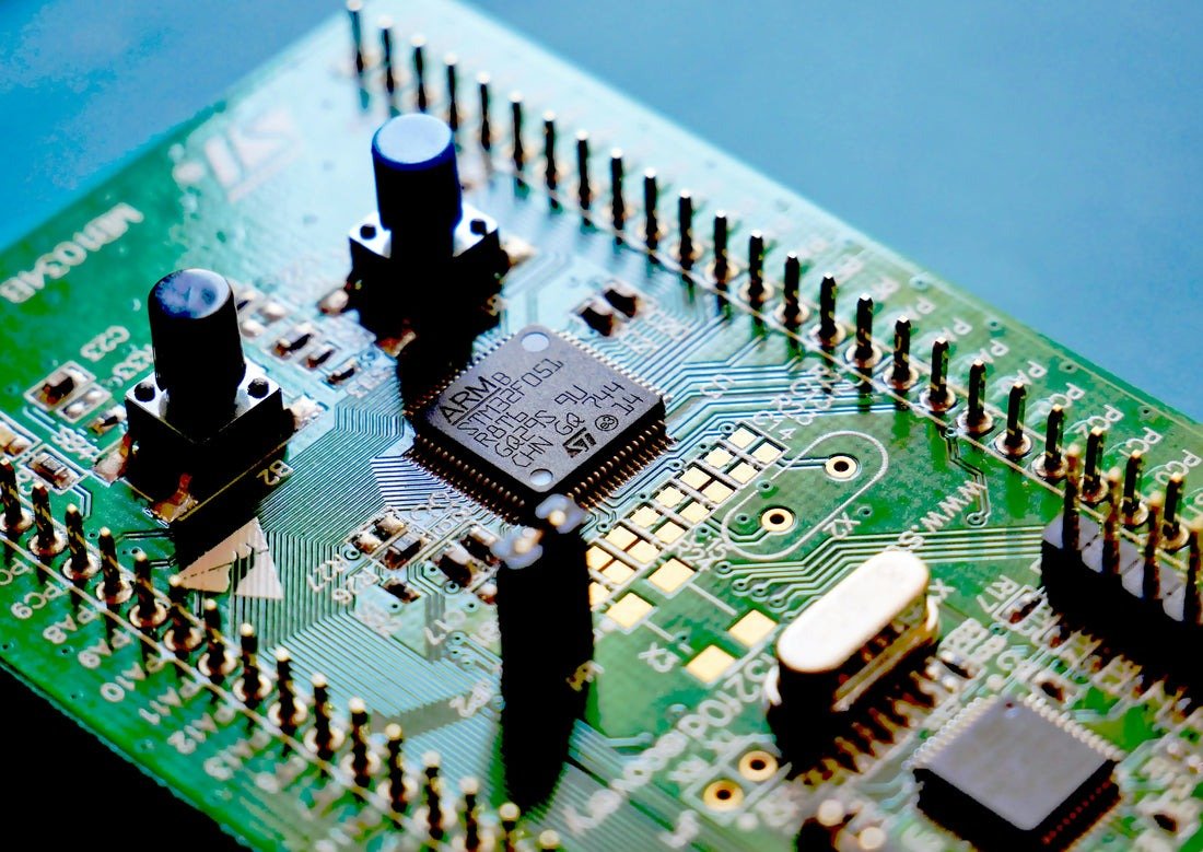Multilayer PCB with headers and components